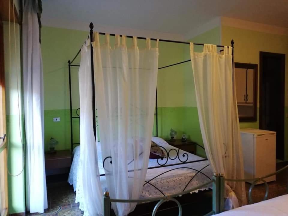 A Casa D'Antonella Bed & Breakfast Фонди Екстериор снимка