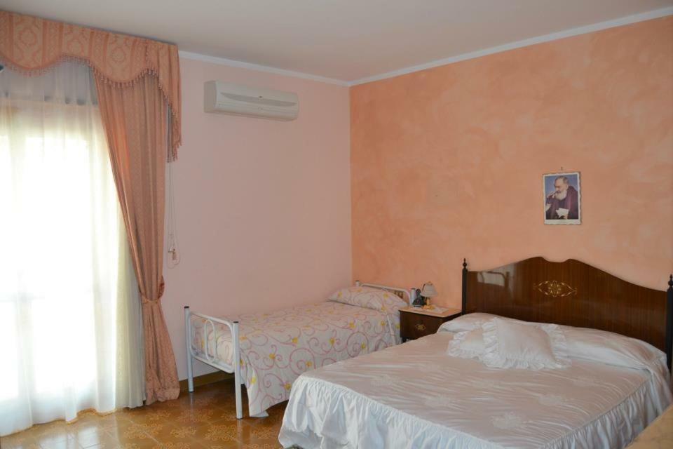 A Casa D'Antonella Bed & Breakfast Фонди Екстериор снимка